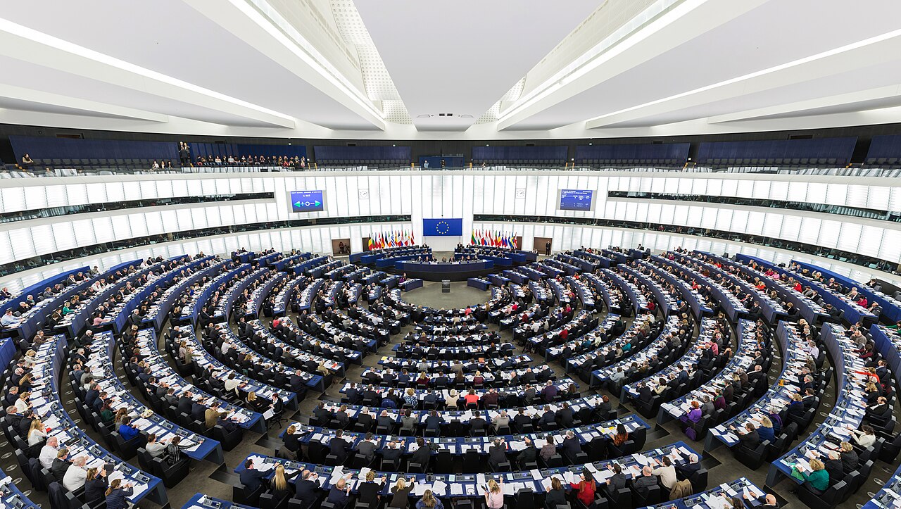 Hémicycle du Parlement européen à Strasbourg, siège officiel de l'assemblée de l'Union européenne